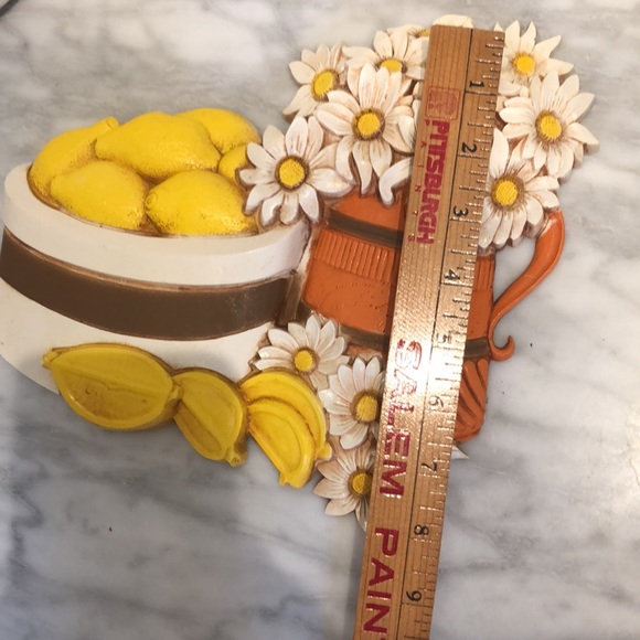 MCM Lemons and Daisies wall hanging - Picture 6 of 6
